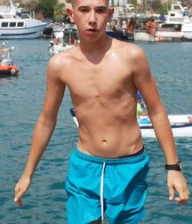 LUKAS COLLECTION COUNTRY - NICE & CUTE BOYS FACES TWINK TUBE 61ab0ed445637.jpg
