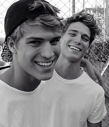 LUKAS COLLECTION COUNTRY - NICE & CUTE BOYS FACES TWINK TUBE 61ab0ef33eba6.jpg