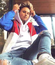 WONDER TWINK TUBE DAWN LUKAS COLLECTION - NICE & CUTE BOYS FACES 62ed7e3da007f.jpg