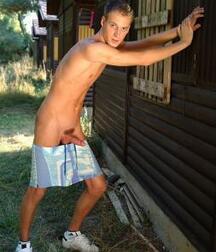 Guy Outdoors Twinks Gay Porn 5fb32c82db8f5.jpg