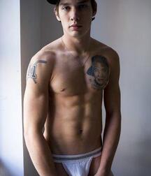 More mixed guys 5f903399b273f.jpg