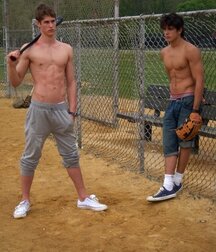 More mixed guys 5f9033f6f18fe.jpg