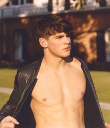 More mixed guys 5f903435cf118.jpg