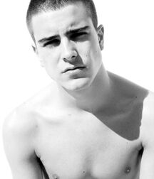 More mixed guys 5f903612bf707.jpg