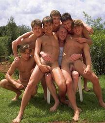 More mixed guys 5f9036cadd22b.jpeg