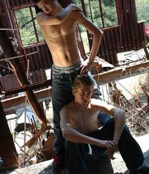 More mixed guys 5f90370ea3544.jpg