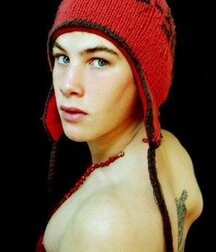 More mixed guys 5f903721a9e3f.jpg