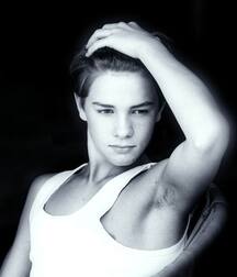 More mixed guys 5f90379342e98.jpg