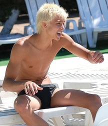 Guys in speedos twinks gay tube 5f9076a844c27.jpg