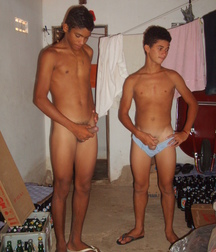 friends beach 57b33bce7b5d9.jpg