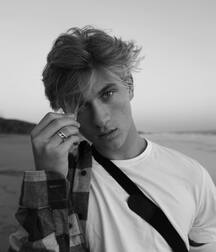 Thomas Kuc - gay tube 5fd1bedae0c20.jpg