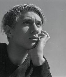 Thomas Kuc - gay tube 5fd1befa191a9.jpg