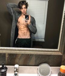 Hot selfies Gay Teen Porn 5fd4eaaf0e1f4.jpg