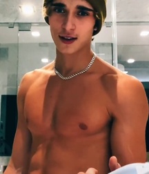18YO Josh Richards Tiktok star 5fe04bef2958e.jpg