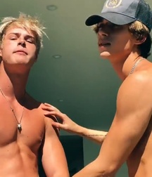 18YO Josh Richards Tiktok star 5fe04bf8be388.jpg