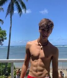 18YO Josh Richards Tiktok star 5fe04c7d6a2d3.jpg