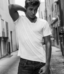 Handsome faces Stunning twink tube 5fe7803ac521f.jpg