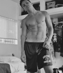 Fit boys show off gay tube 5ffca61078e32.png