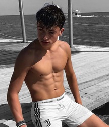 Abs for days gay boys 600762784ba39.jpg