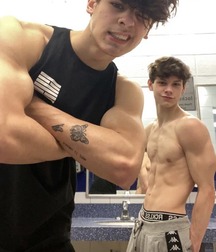 Abs for days gay boys 60076281369f9.jpg