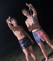 Abs for days gay boys 6007628482f34.jpg