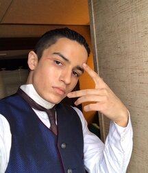 Aramis Knight Gay Tube 60076705bfba0.jpg