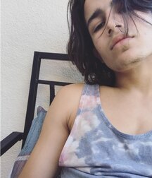 Aramis Knight Gay Tube 6007670763bc5.jpg