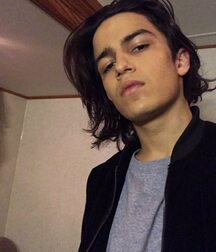 Aramis Knight Gay Tube 6007670e0f8dc.jpg