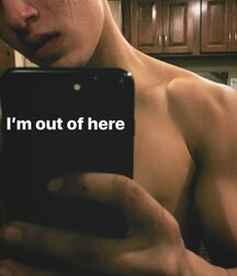 Aramis Knight Gay Tube 6007670f9dc36.jpg