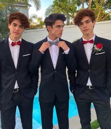 Dressed up boys gay tube 600be2320f631.jpg
