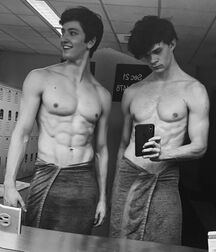 Fit college boys gay tube 600d2783a794e.jpg