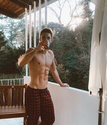 Fit college boys gay tube 600d27c4c7c63.jpg