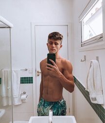Fit college boys gay tube 600d27cea47b3.jpg