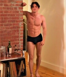 Thomas Doherty gay boys tube 60104ec51554f.jpg