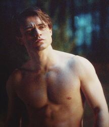 Thomas Doherty gay boys tube 60104ed2cc548.jpg