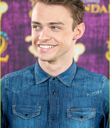 Thomas Doherty gay boys tube 60104ed4668e7.jpg