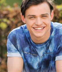 Thomas Doherty gay boys tube