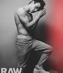 Thomas Doherty gay boys tube 60104edf8affd.jpg