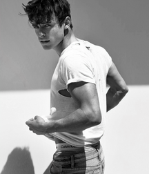 Thomas Doherty gay boys tube 60104ef8403bd.png