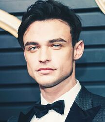 Thomas Doherty gay boys tube 60104efb6fdf8.jpg