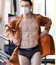 Thomas Doherty gay boys tube 60104f08b772d.jpg