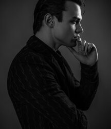 Thomas Doherty gay boys tube 60104f25f2d9e.jpg