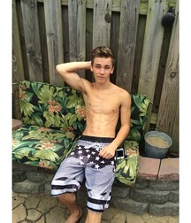 Fit and hot boys gay tube 6019dbc4f3754.jpg
