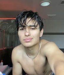 Kio Cyr gay boys tube 606f3f4c2954c.jpeg