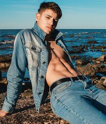 Beautiful Santigueerr big dick gay tube 60748d4299394.jpg