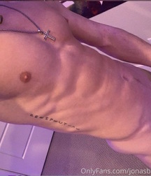 Jonas Bridges big dick pics and gifs boys porn 608b4ac751348.jpeg