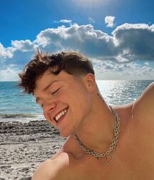 Landan Ash blonde model gay tube 609b76fa934da.jpg