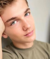 My fave boys sexy shirtless twink tube guys 61cde05634f7d.jpg