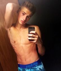 CBe New Years Mix Gay Tube No.1 5fedc9b08f8f9.jpg
