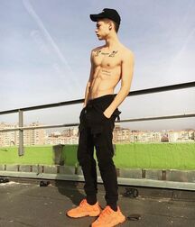 CBe New Years Mix Gay Tube No.1 5fedc9dd6021c.jpg